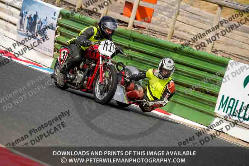 Vintage motorcycle club;eventdigitalimages;mallory park;mallory park trackday photographs;no limits trackdays;peter wileman photography;trackday digital images;trackday photos;vmcc festival 1000 bikes photographs